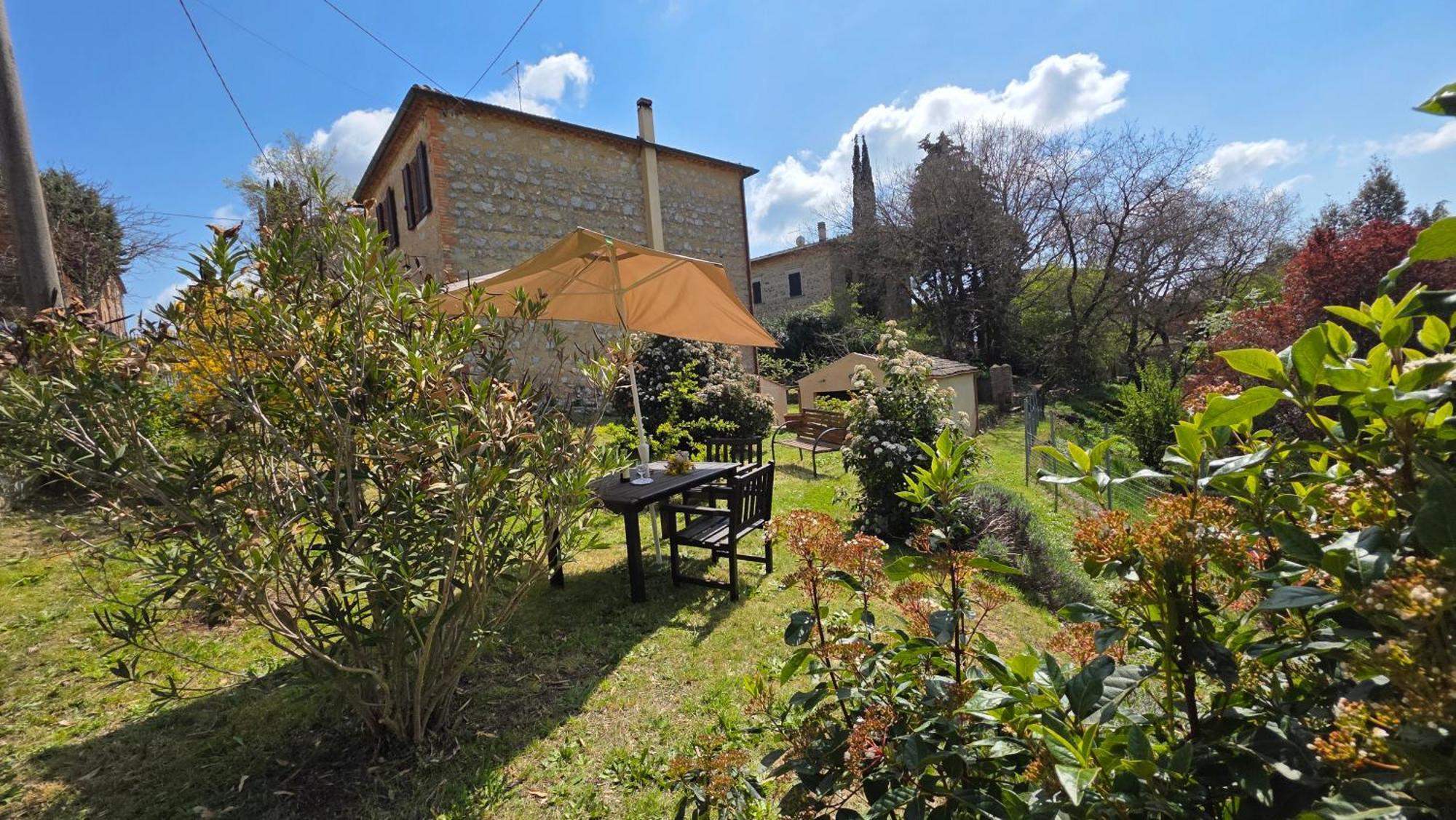 Villa A Casa Di Gabri Montefollonico Exterior foto